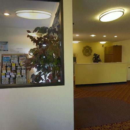 Rodeway Inn Brainerd Bagian luar foto